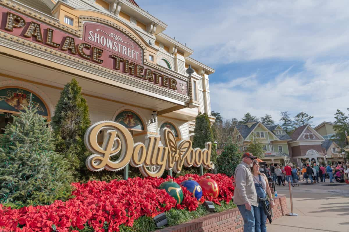 The Least Busy Times To Go To Dollywood | Momswhothink for Dollywood Crowd Calendar August 2025